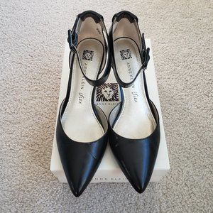 AK Anne Klein Women's Fabulist Pointy Black Leather Dress Pump Size 7